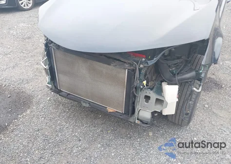 2017 Toyota Rav4 Xle z USA, uszkodzony, nr VIN JTMRFREVXHJ706767